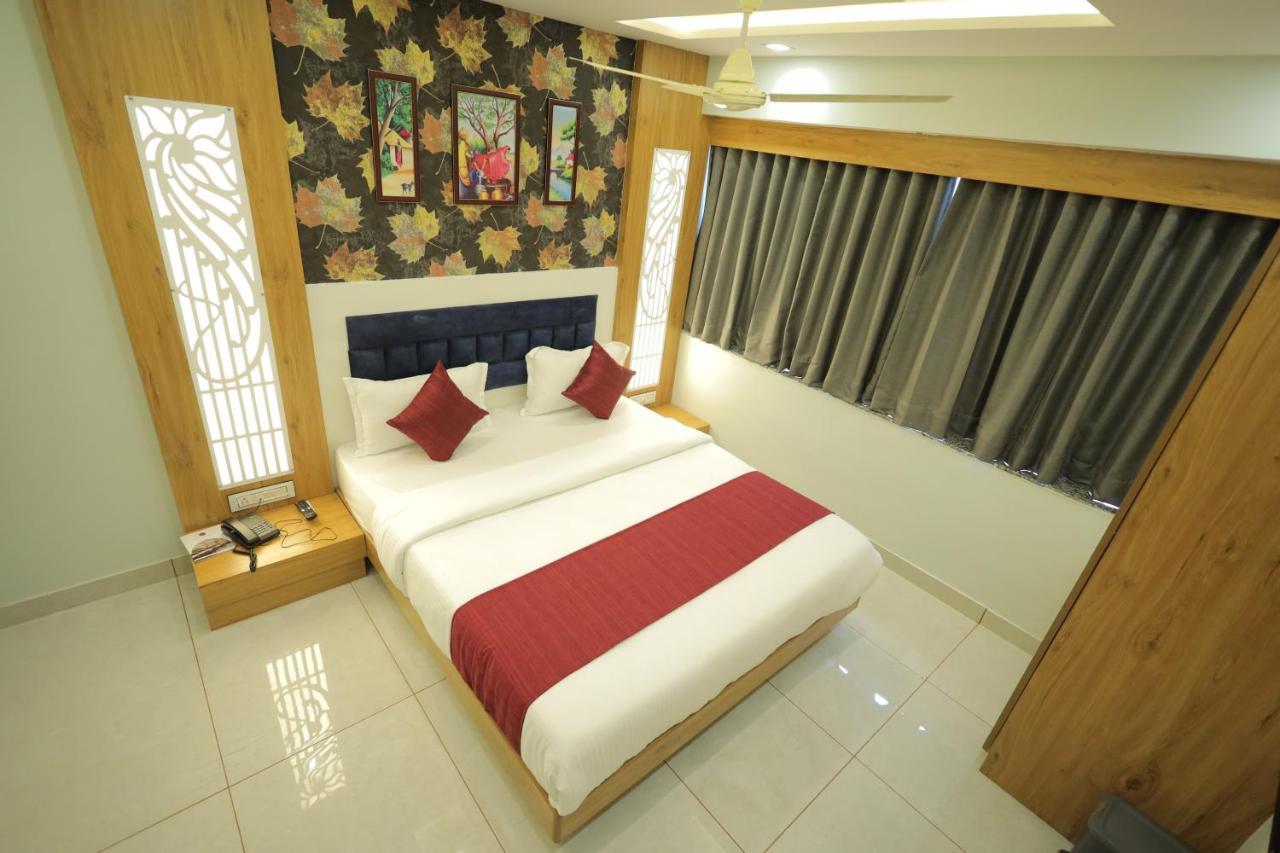 Hotel Rk Fortune อาเมดาบัด ภายนอก รูปภาพ
