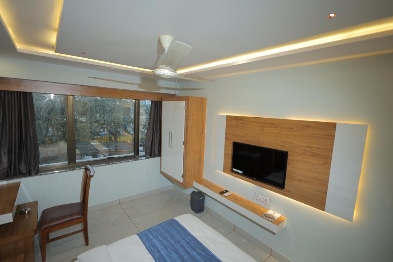 Hotel Rk Fortune อาเมดาบัด ภายนอก รูปภาพ