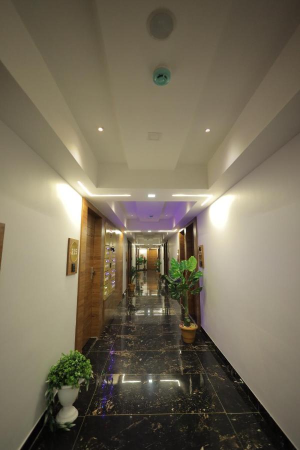 Hotel Rk Fortune อาเมดาบัด ภายนอก รูปภาพ