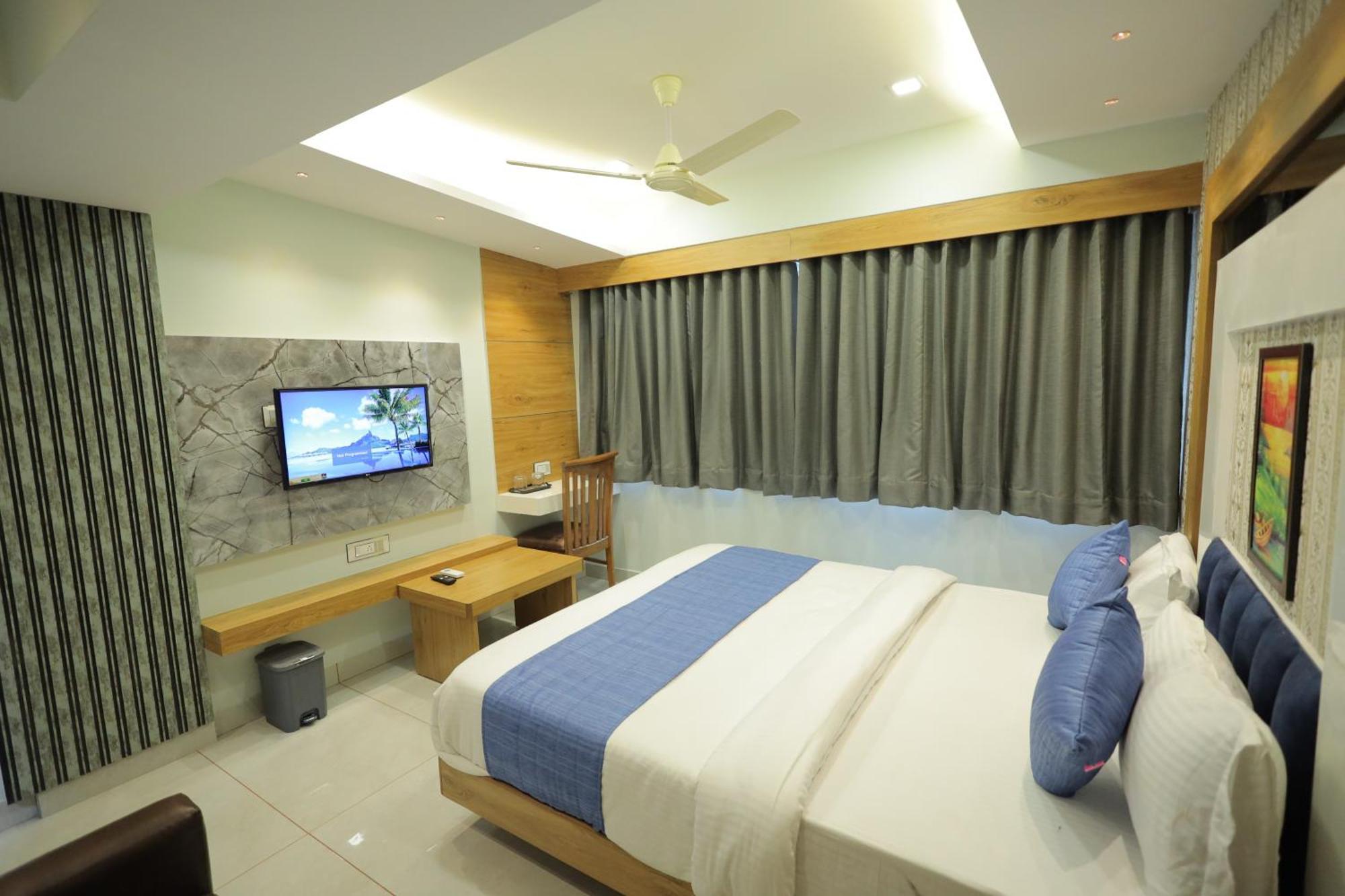 Hotel Rk Fortune อาเมดาบัด ภายนอก รูปภาพ