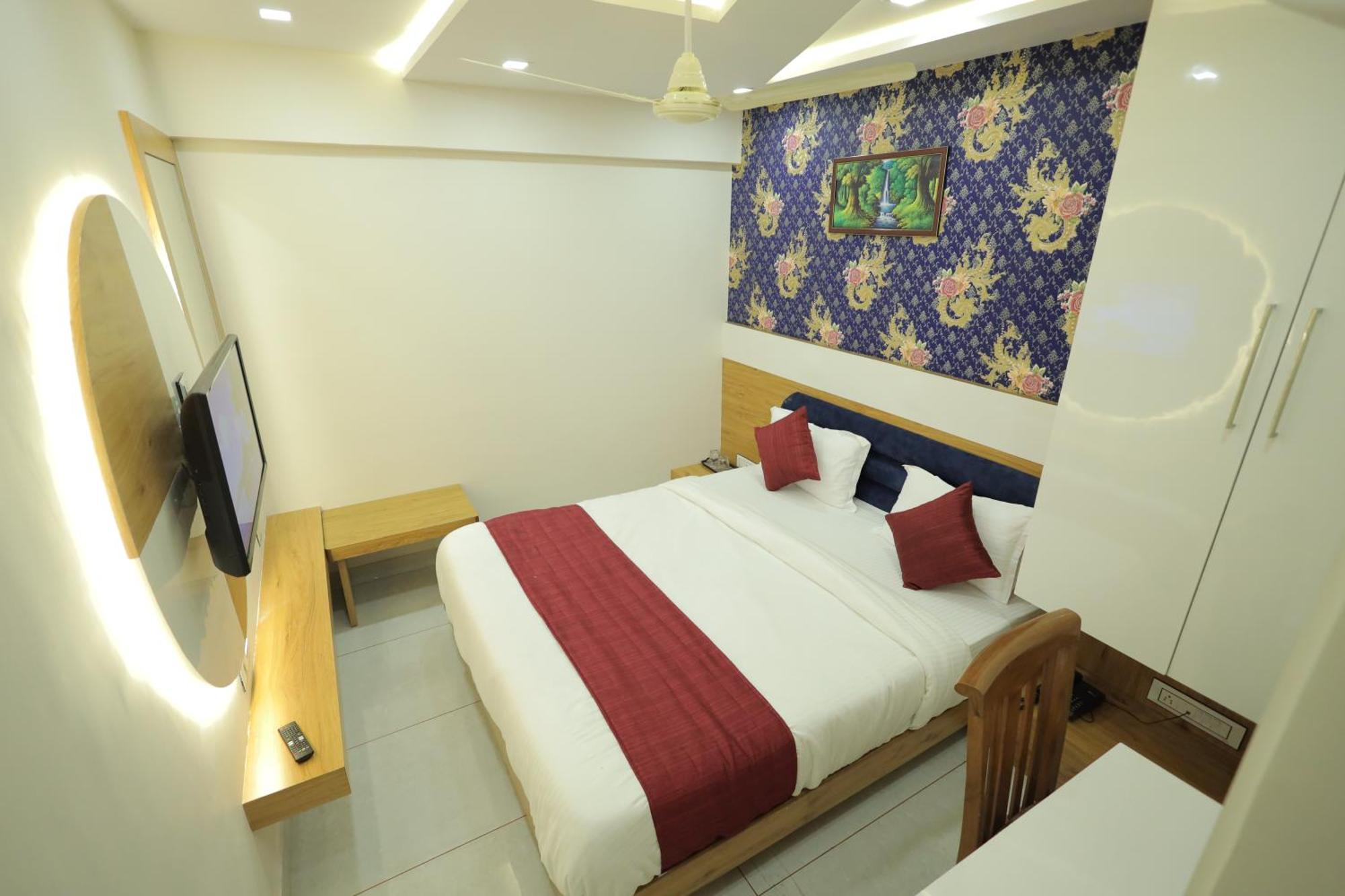 Hotel Rk Fortune อาเมดาบัด ภายนอก รูปภาพ